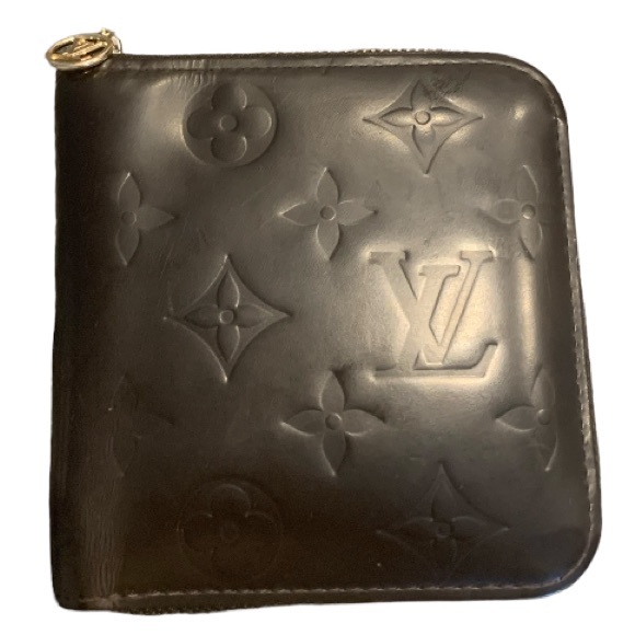 Louis Vuitton Handbags - Authentic LOUIS VUITTON Vernis Embossed Monogram Zip Around Wallet ⭐️COA⭐️